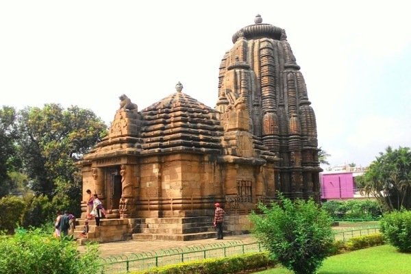 Bhubaneswar Car Rental – Explore the Temple City with Odisha Taxi