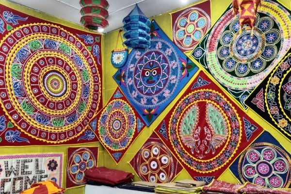 Pipili Applique Village – Explore with the Leading Travel Agency in Bhubaneswar